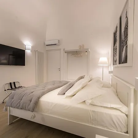 La Home42 Suite Palermo Exterior photo